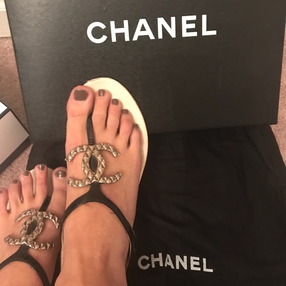 chanel cc thong sandals